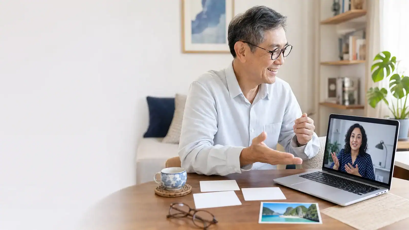ผู้เรียนในคลาสภาษาอังกฤษออนไลน์ตัวต่อตัวสำหรับคอร์ส Gentle English for Adults 50+